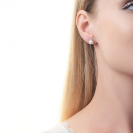 Ezüst fülbevaló - golyók, fehér golyó alakú műgyöngy, átlátszó kerek cirkóniák | Argento-ekszer.hu