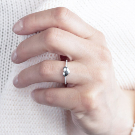 Ezüst gyűrű - szív, átlátszó kerek cirkóniák | Argento-ekszer.hu