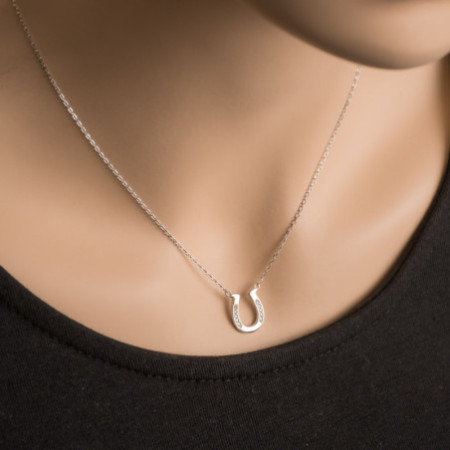 Ezüst nyaklánc - patkó, átlátszó kerek cirkóniák, hossza 43 - 46 cm | Argento-ekszer.hu