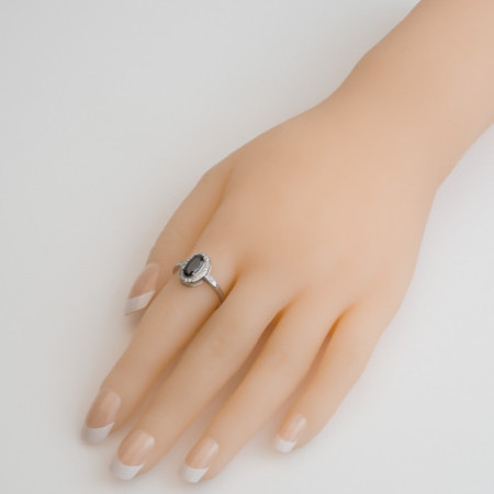 Ezüst gyűrű - átlátszó kerek cirkóniák, fekete ovális cirkónia | Argento-ekszer.hu