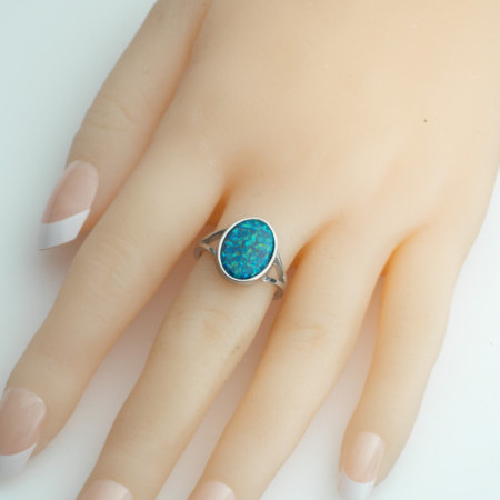 Ezüst gyűrű - zöld ovális szintetikus opál | Argento-ekszer.hu