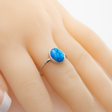 Ezüst gyűrű - kék ovális szintetikus opál | Argento-ekszer.hu