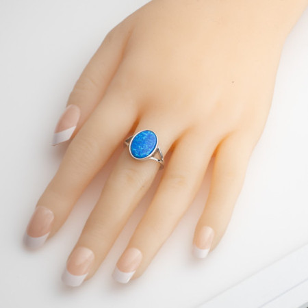 Ezüst gyűrű - kék ovális szintetikus opál | Argento-ekszer.hu