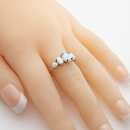 Ezüst gyűrű - fehér ovális szintetikus opálok | Argento-ekszer.hu