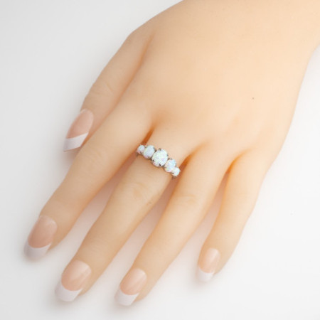 Ezüst gyűrű - fehér ovális szintetikus opálok | Argento-ekszer.hu