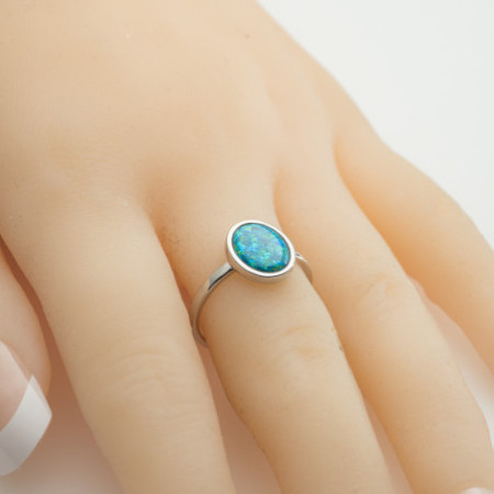 Ezüst gyűrű - zöld ovális szintetikus opál | Argento-ekszer.hu