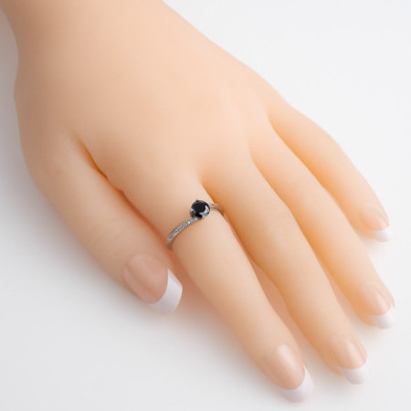 Ezüst gyűrű - átlátszó kerek cirkóniák, fekete kerek cirkónia | Argento-ekszer.hu