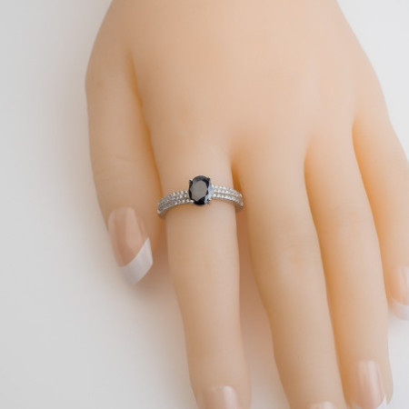 Ezüst gyűrű - átlátszó kerek cirkóniák, fekete ovális cirkónia | Argento-ekszer.hu