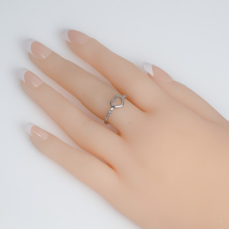 Ezüst gyűrű - szív, átlátszó kerek cirkóniák | Argento-ekszer.hu