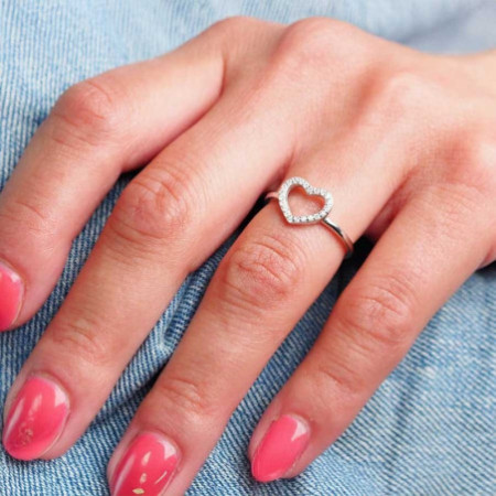 Ezüst gyűrű - szív, átlátszó kerek cirkóniák | Argento-ekszer.hu