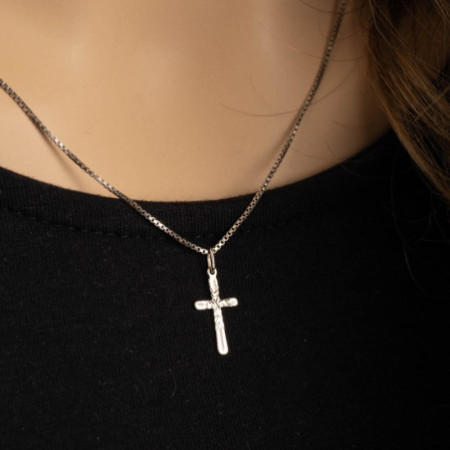 Ezüst medál - kereszt, kézi gravírozással | Argento-ekszer.hu Ezüst medál - kereszt, kézi gravírozással | Argento-ekszer.hu