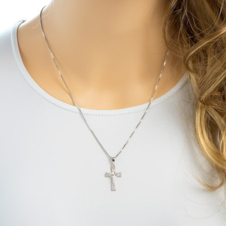 Ezüst medál - kereszt Jézussal | Argento-ekszer.hu