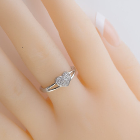Ezüst gyűrű - szív, átlátszó kerek cirkóniák | Argento-ekszer.hu